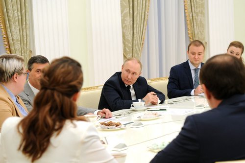 Встреча с победителями конкурса «Лидеры России». Источник изображения: kremlin.ru