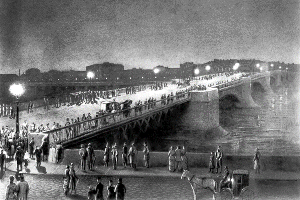 Литейный мост в Санкт-Петербурге, освещенный лампами Яблочкова